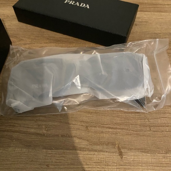 Prada glasses - Picture 3 of 5